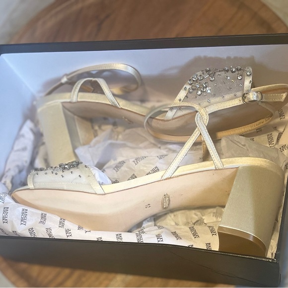 Authentic Badgley Mischka - Picture 9 of 11